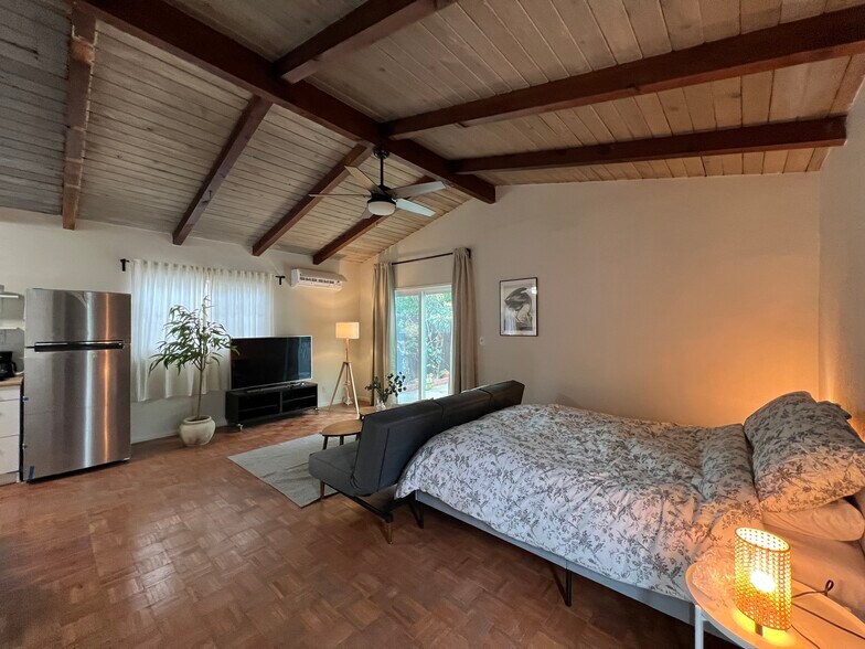 Building Photo - 1715 E Del Mar Blvd