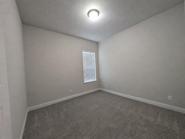 Building Photo - 3112 Bouchette Cove