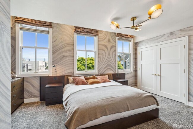 Building Photo - 7 Seymour St