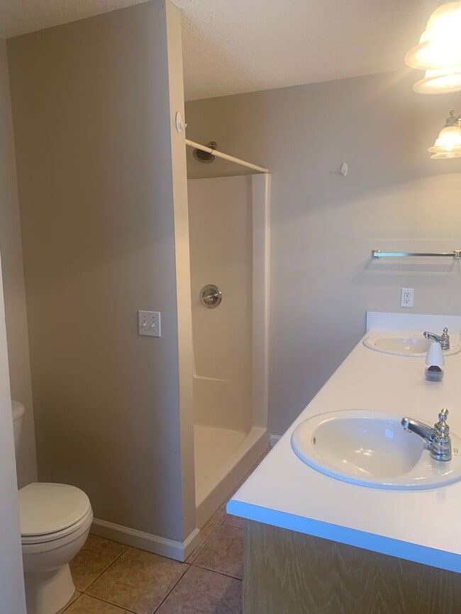 Building Photo - 117 Britt Dr