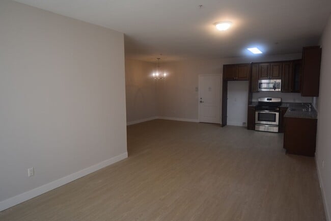 Interior Photo - 7122