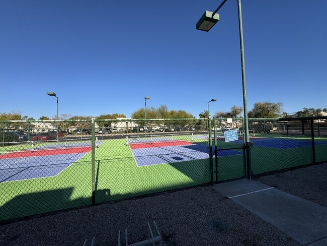 Building Photo - 1825 W Ray Rd