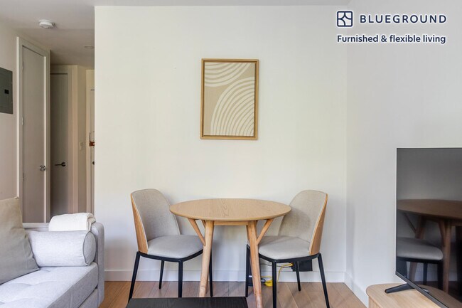 Building Photo - 227 E 59th St