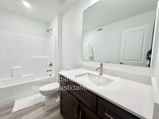 Building Photo - Built in 2024 3 bedroom home available soon!