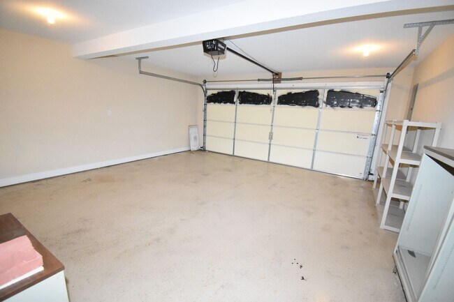 Building Photo - 3 Bedroom Pet Friendly Home For Rent Near ...