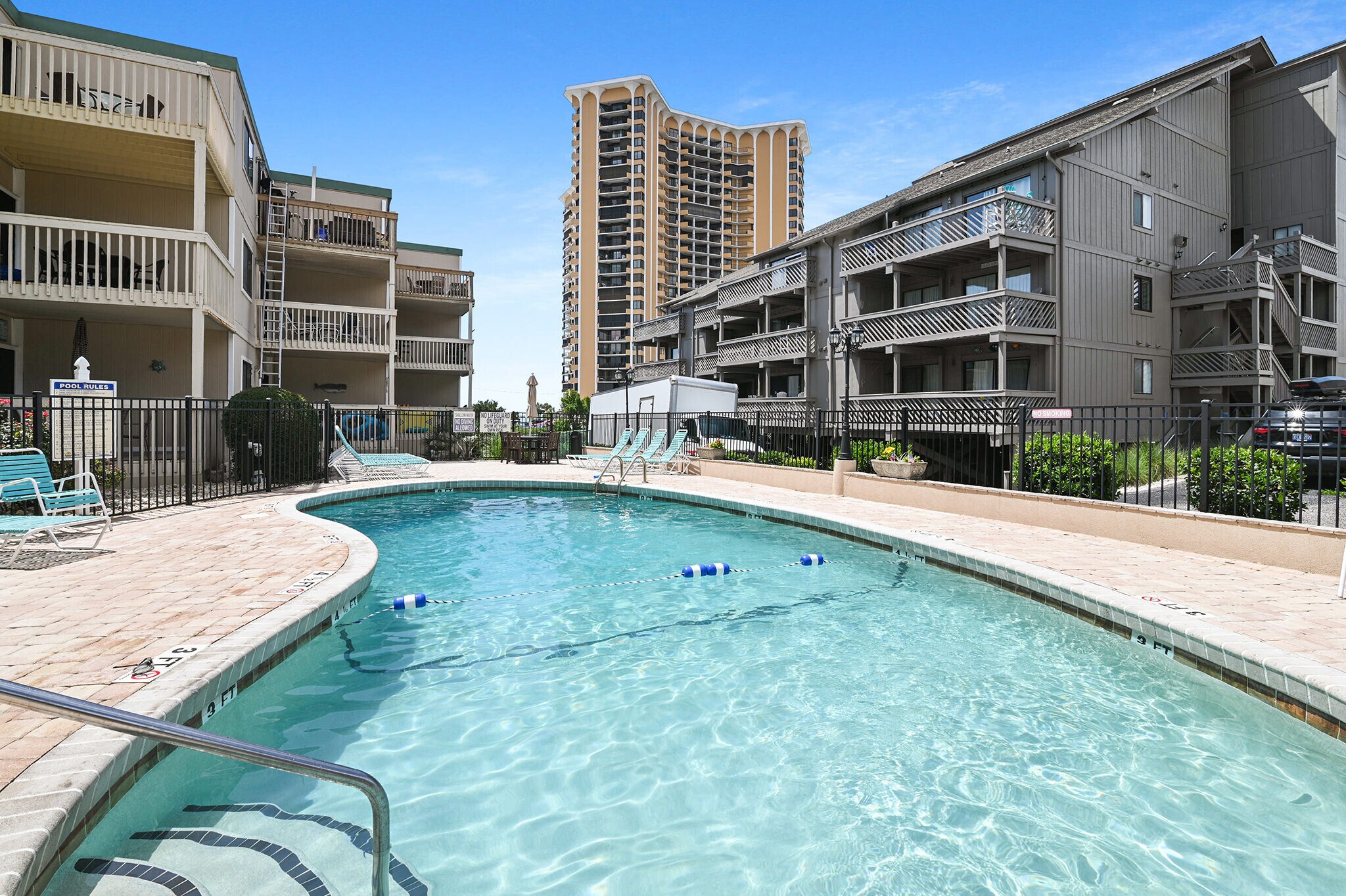 Building Photo - 9661 Shore Dr