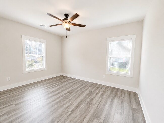Building Photo - 404 Cattail Holw Wy