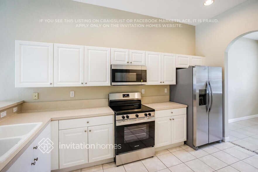 Building Photo - 22042 SW 94th Ave