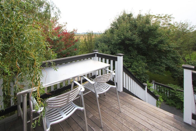 Building Photo - 7470 Sound Ave