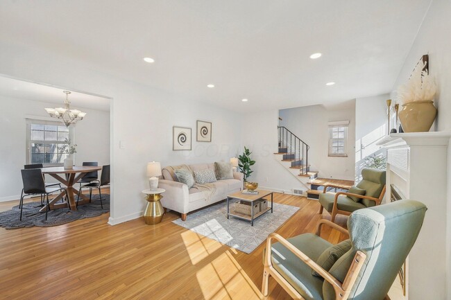 Building Photo - 909 S Roosevelt Ave