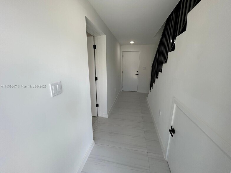 Building Photo - 14560 SW 261st Ter