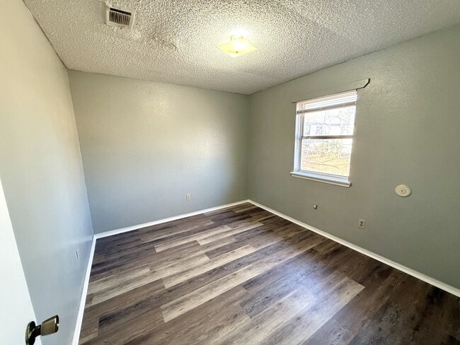 Building Photo - 8 W Cumberland