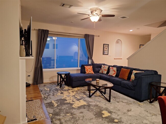 Building Photo - 5207 Cornish St