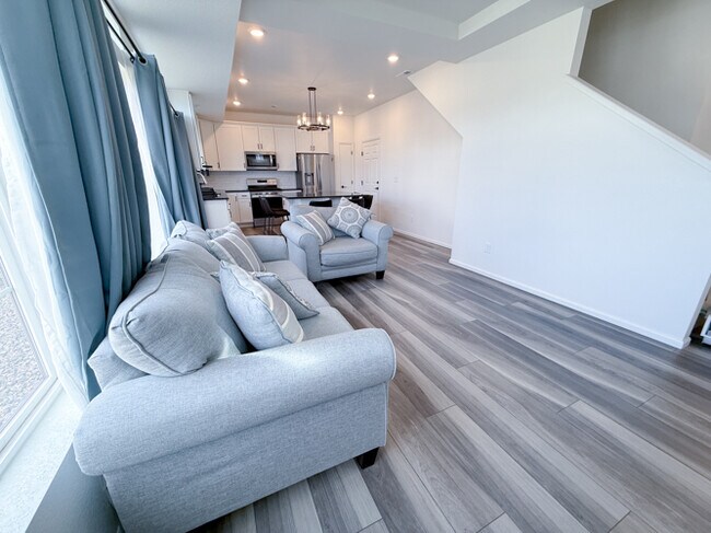 Building Photo - 4441 N Quatar Ct