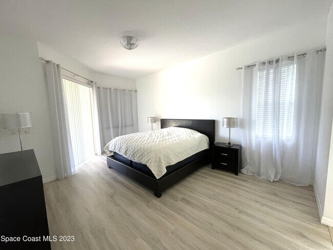 Building Photo - 1896 Windbrook Dr