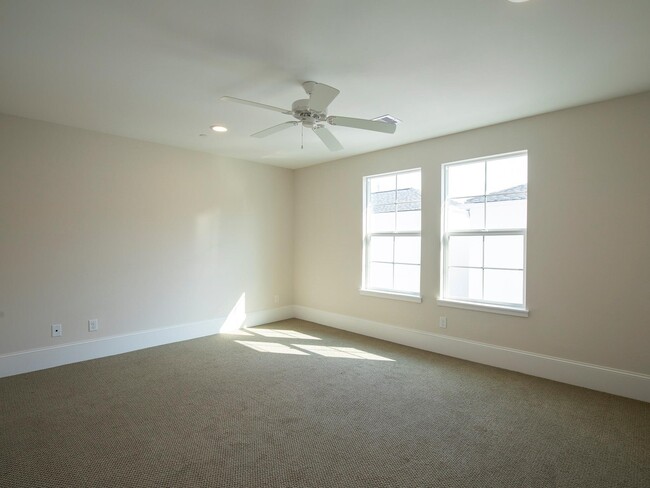 Building Photo - 3821 N Braeswood Blvd