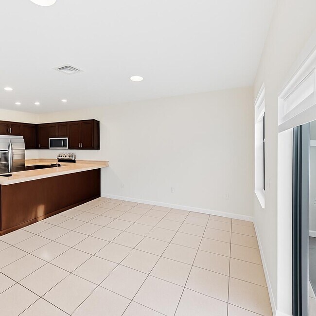 Building Photo - 10606 West 33rd Ct