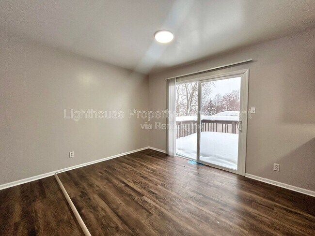 Building Photo - 607 Clayton Ave NW