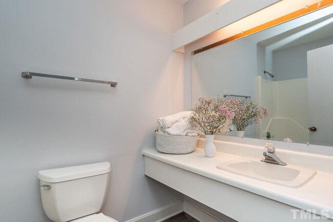 Building Photo - 250 S Estes Dr