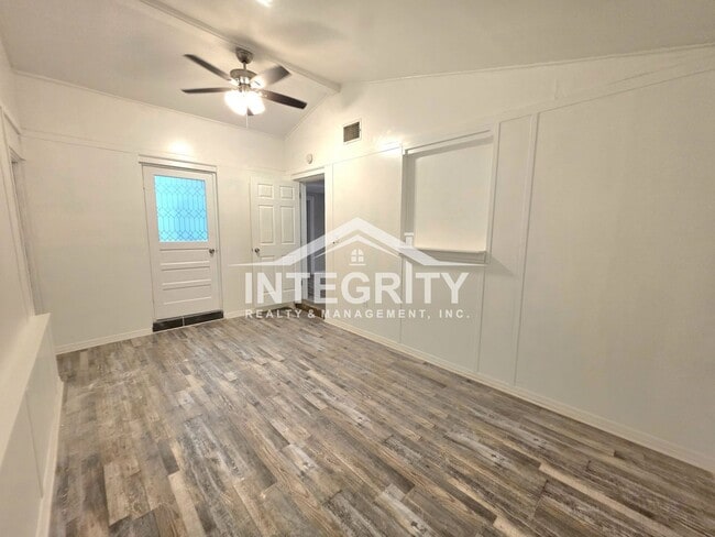 Building Photo - 3612 Phillips St