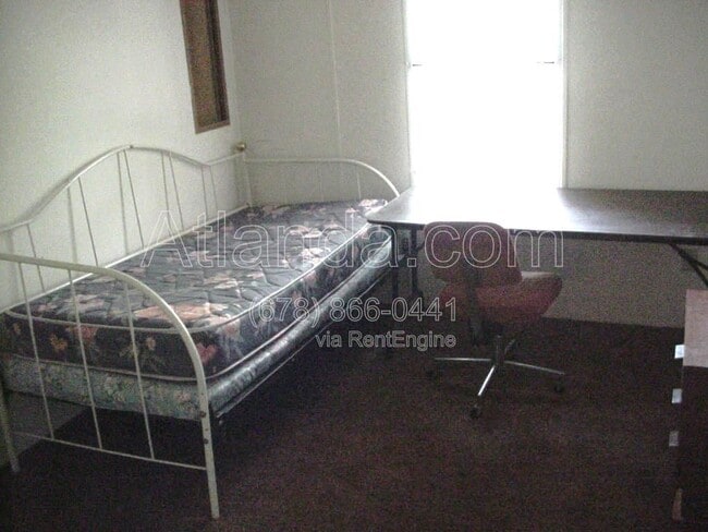 Building Photo - 1061 Center St NW