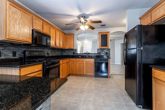 Building Photo - Cozy 3/BR 2/BA One-Level Home with Covered...