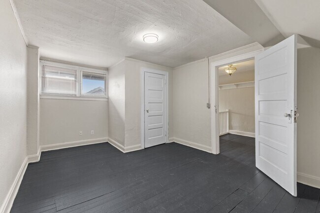 Building Photo - 5703 E Washington St