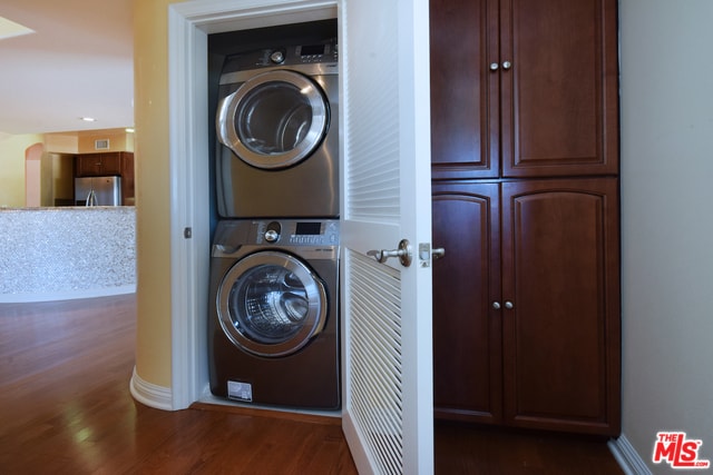 Building Photo - 1000 Granville Ave