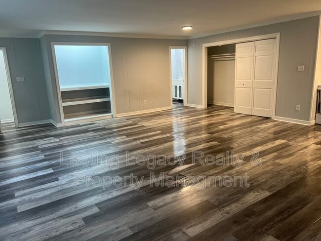 Building Photo - 2331 15th St NE