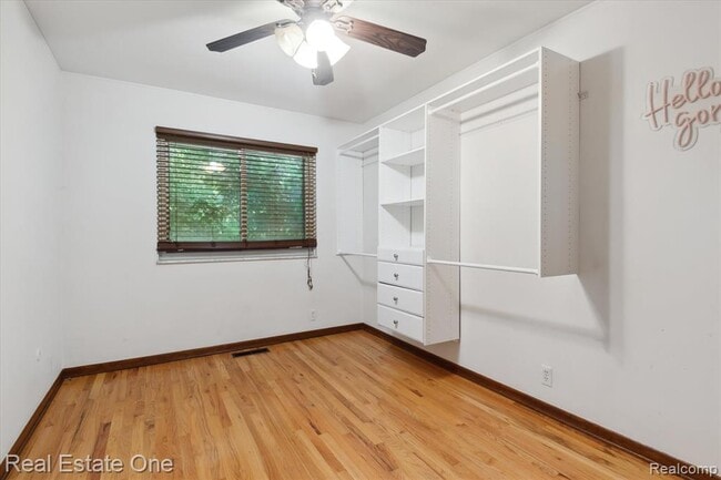 Building Photo - 23944 Fordson Dr