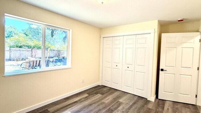 Building Photo - 311 Alva Park Dr