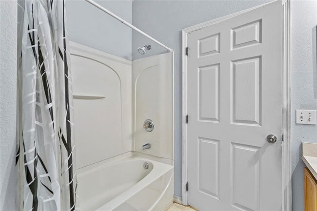 Building Photo - 217 Sand Ridge Dr