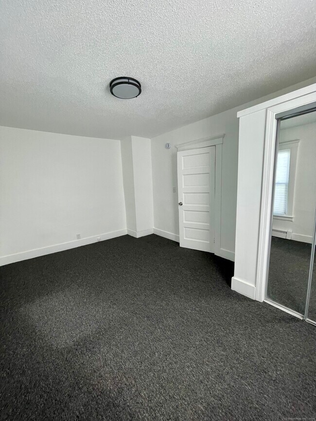 Building Photo - 46 George St