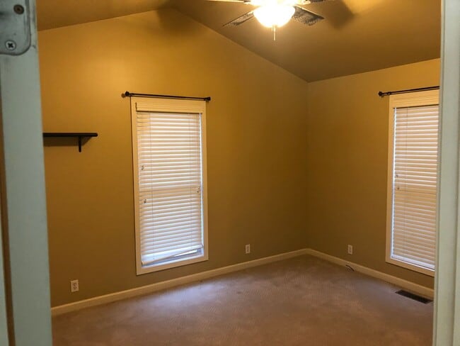 Building Photo - 415 Central Ave