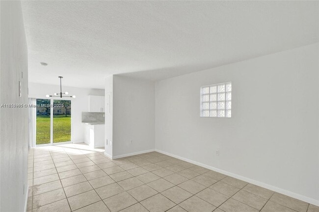 Building Photo - 3398 NE 9th Dr