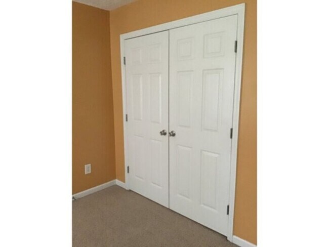 Building Photo - 6142 Tudor Pl