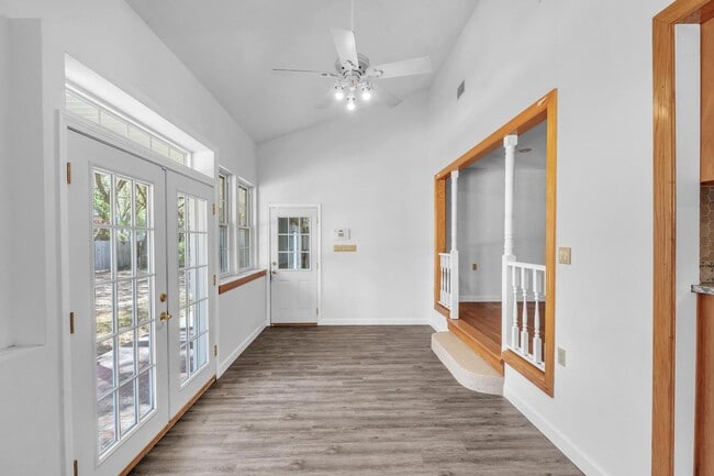 Building Photo - Charming home with large garage & attached...