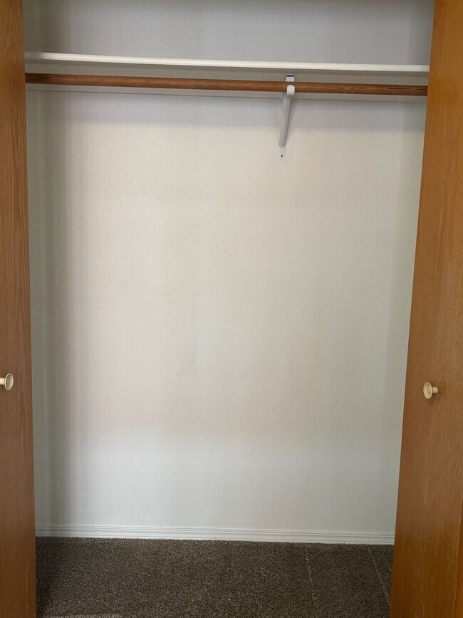 Building Photo - Great location for MSU and downtown.