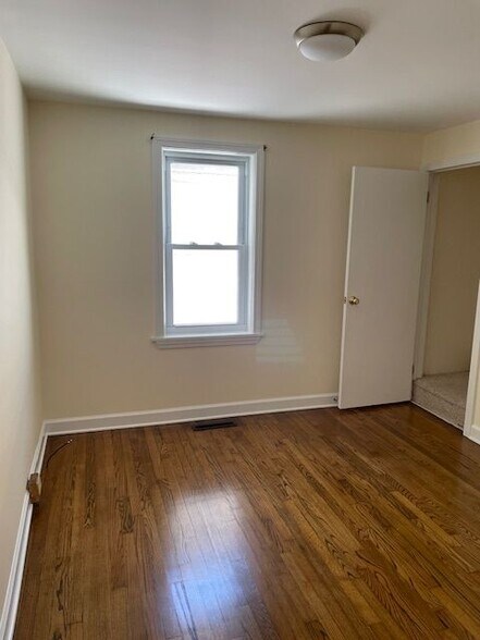 Building Photo - 42 Whalley Ave