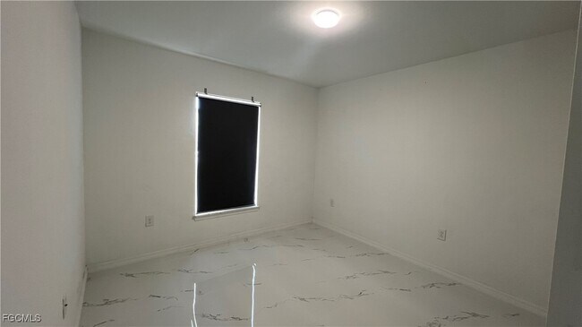 Building Photo - 213 NW 9th St