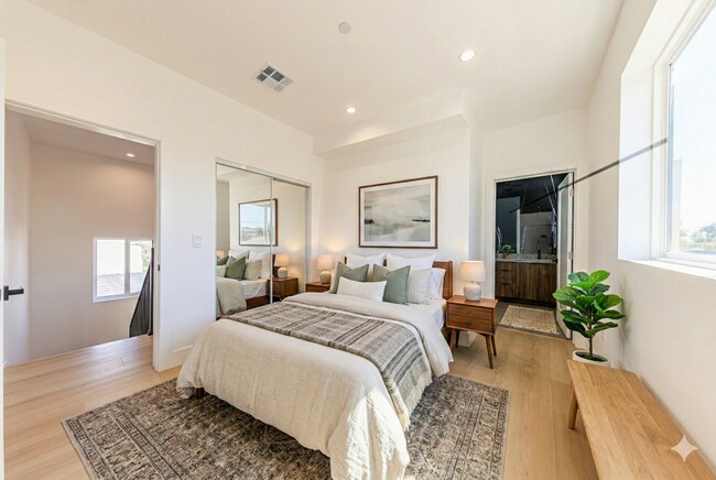 Building Photo - Luxury Never Before Lived in Townhomes!