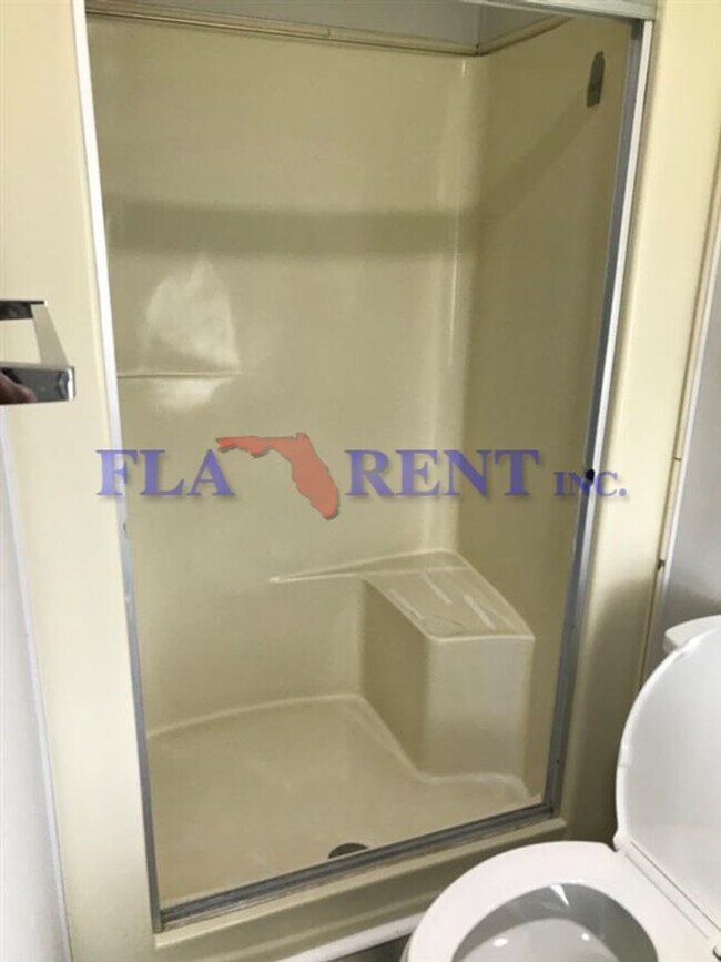 Building Photo - 2/2 FOR RENT SOUTHEAST ORLANDO NEAR AIRPORT