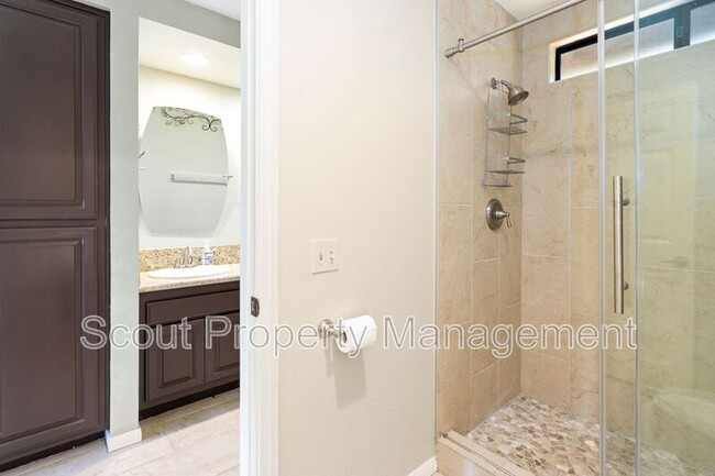 Building Photo - 1028 Capra Way