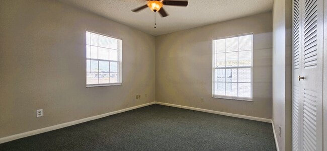 Building Photo - 1431 Thousand Roses Dr S