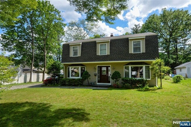 Primary Photo - 252 Hillside Ave