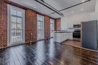 Interior Photo - 424 Main Street Luxury Apartments