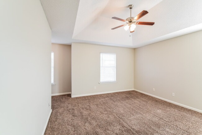 Building Photo - 7837 Pinefrost Ln