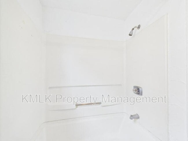 Building Photo - 529 Gage St