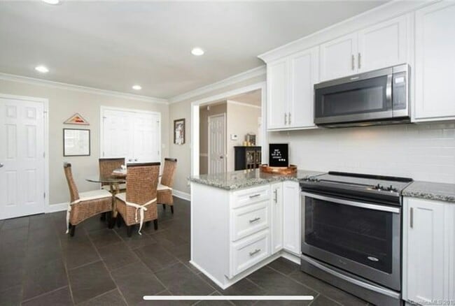 Building Photo - 1322 Tarrington Ave