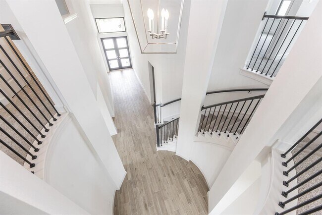 Building Photo - 10902 Overlook Pt Dr